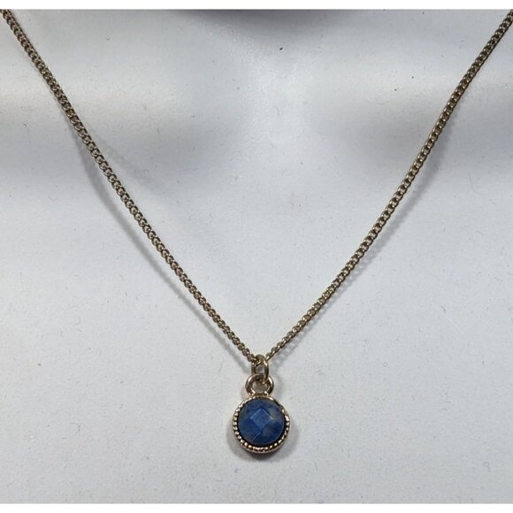 Minimalist Lapis Lazuli Gemmed Mini Pendant Necklace - Picture 4 of 6